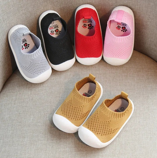 Enfant en bas âge chaussures - Enfance-Heureuse