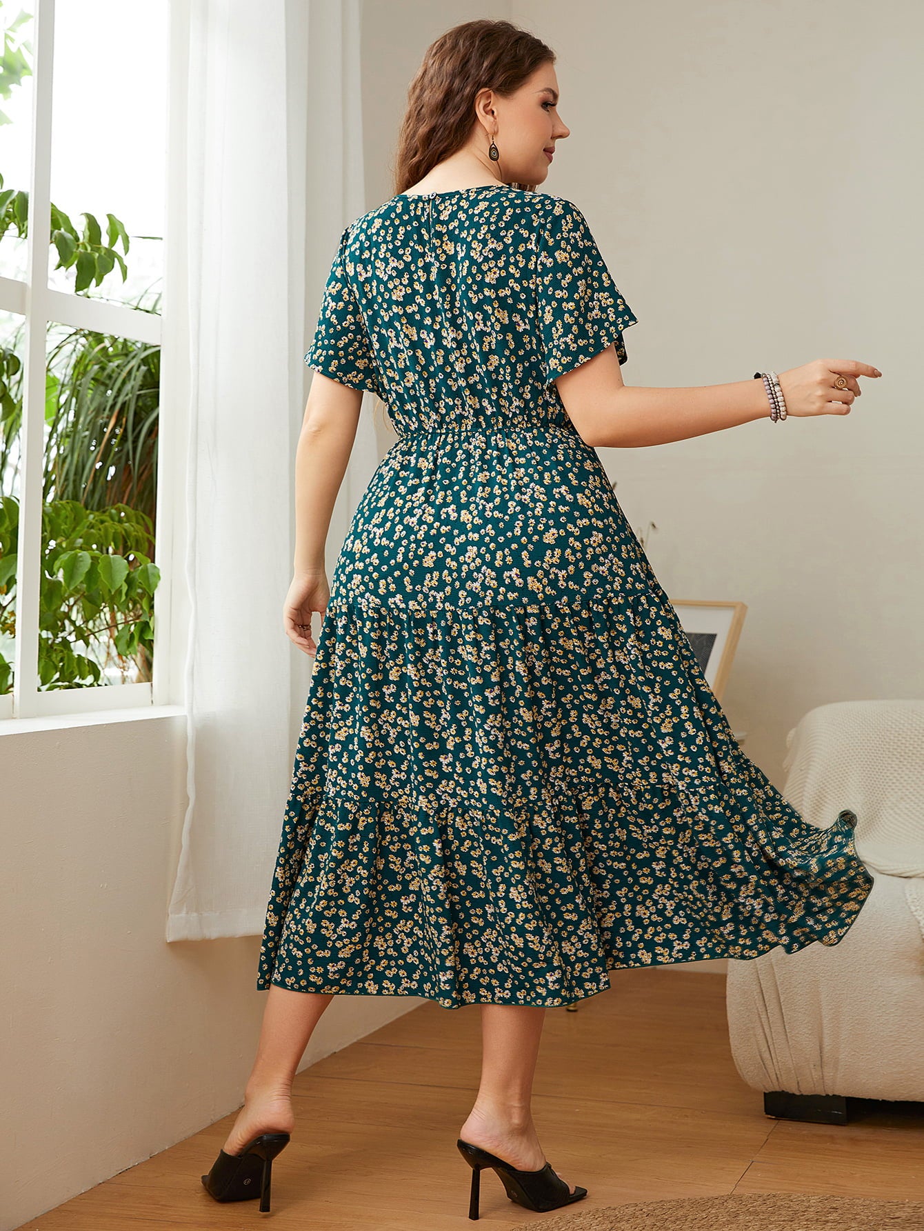 Honey Plus Size Floral Round Neck Short Sleeve Midi Dress - Enfance-Heureuse