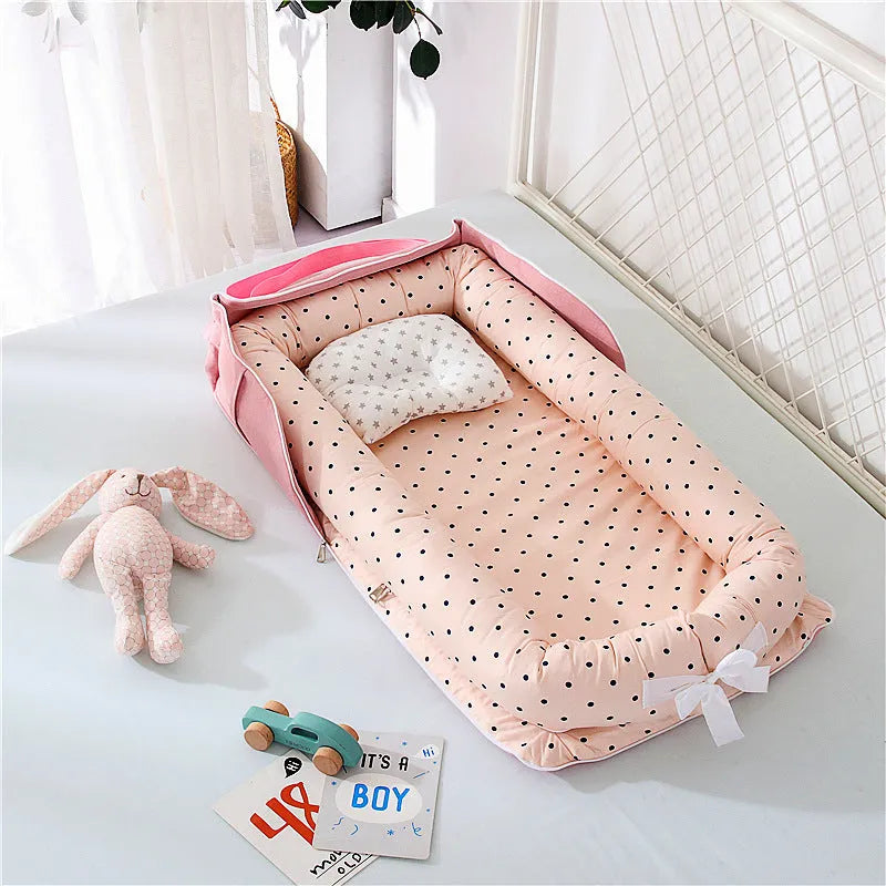 Foldable baby bed,