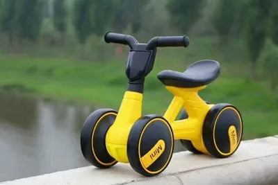 En plastique Aucun-pédale Bébé Enfants Push Équilibre Vélo Trois Roues Tricycle Bébé Mini Vélo Équilibre