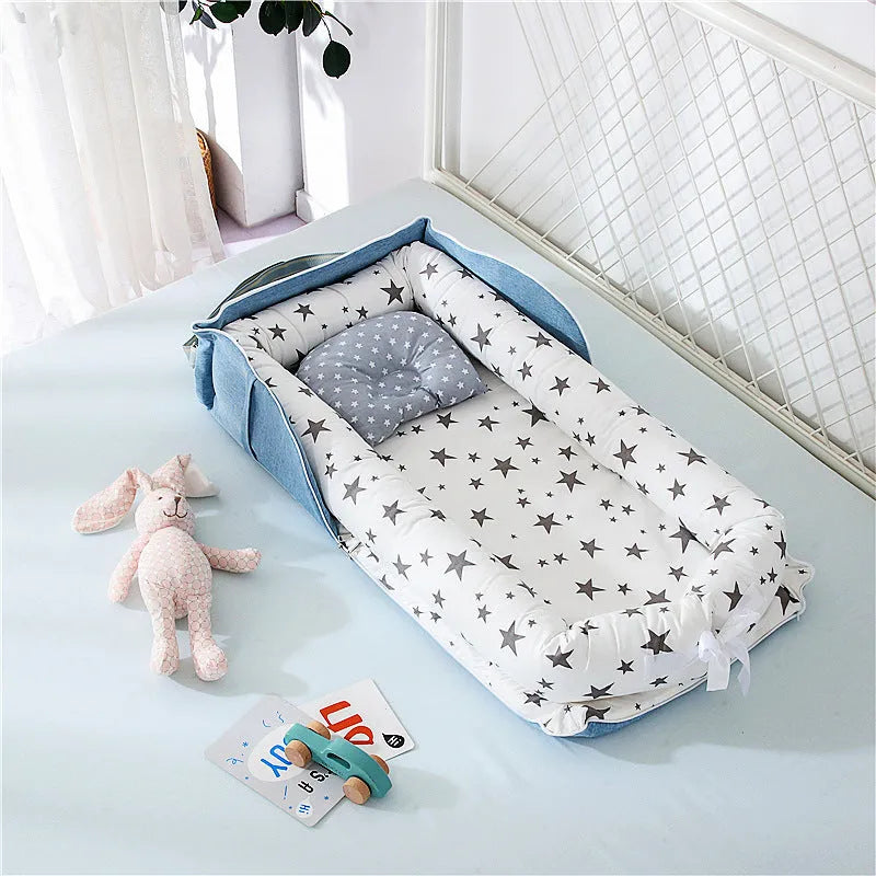 Foldable baby bed,