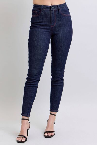 Judy Blue Full Size Heart Shaped Back Pockets Skinny Jeans - Enfance-Heureuse