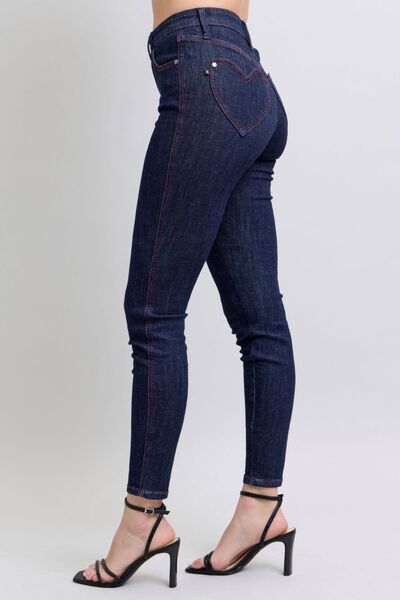 Judy Blue Full Size Heart Shaped Back Pockets Skinny Jeans - Enfance-Heureuse